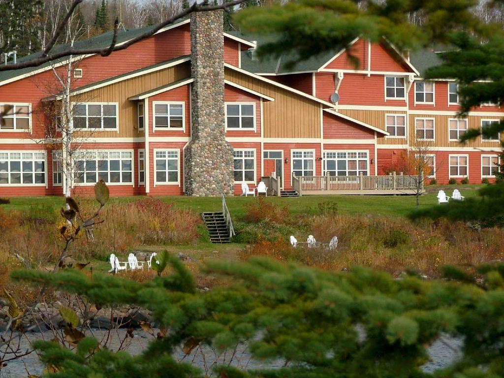 Cove Point Lodge Beaver Bay Eksteriør billede